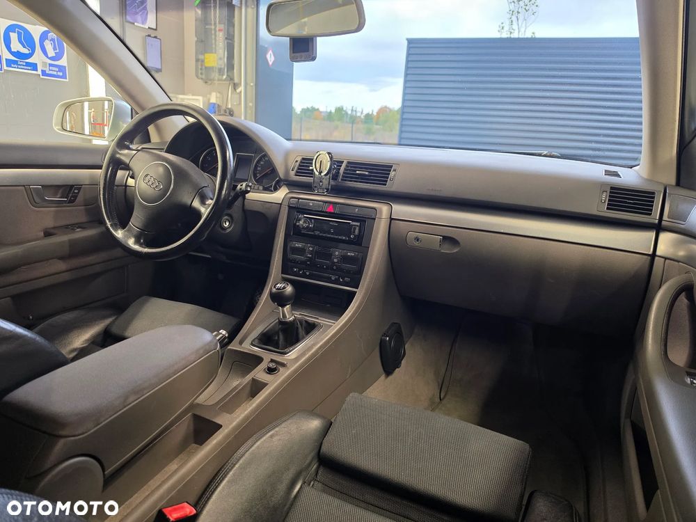 Audi A4 Avant - 13