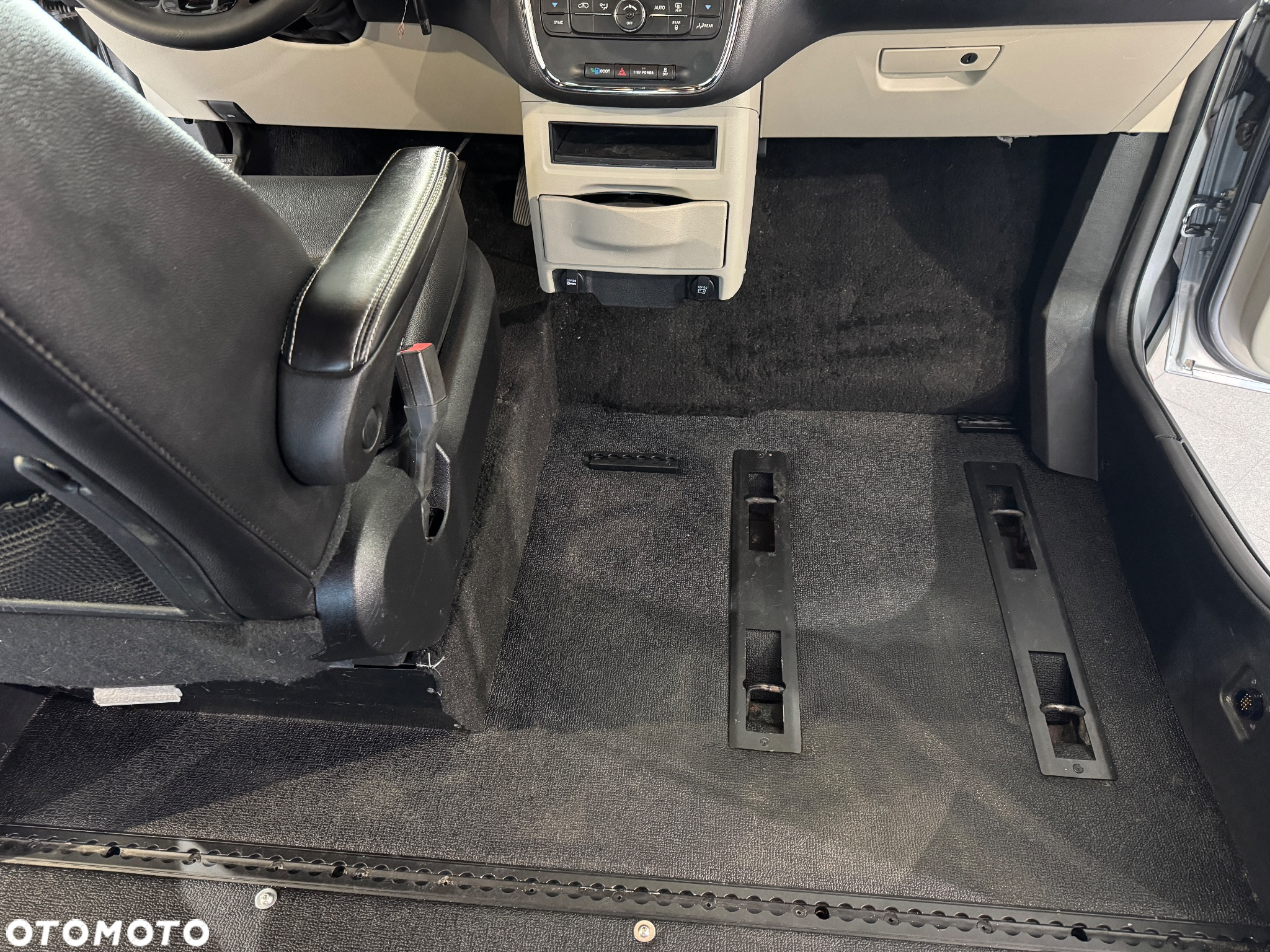 Dodge Grand Caravan 3.6 Express - 31