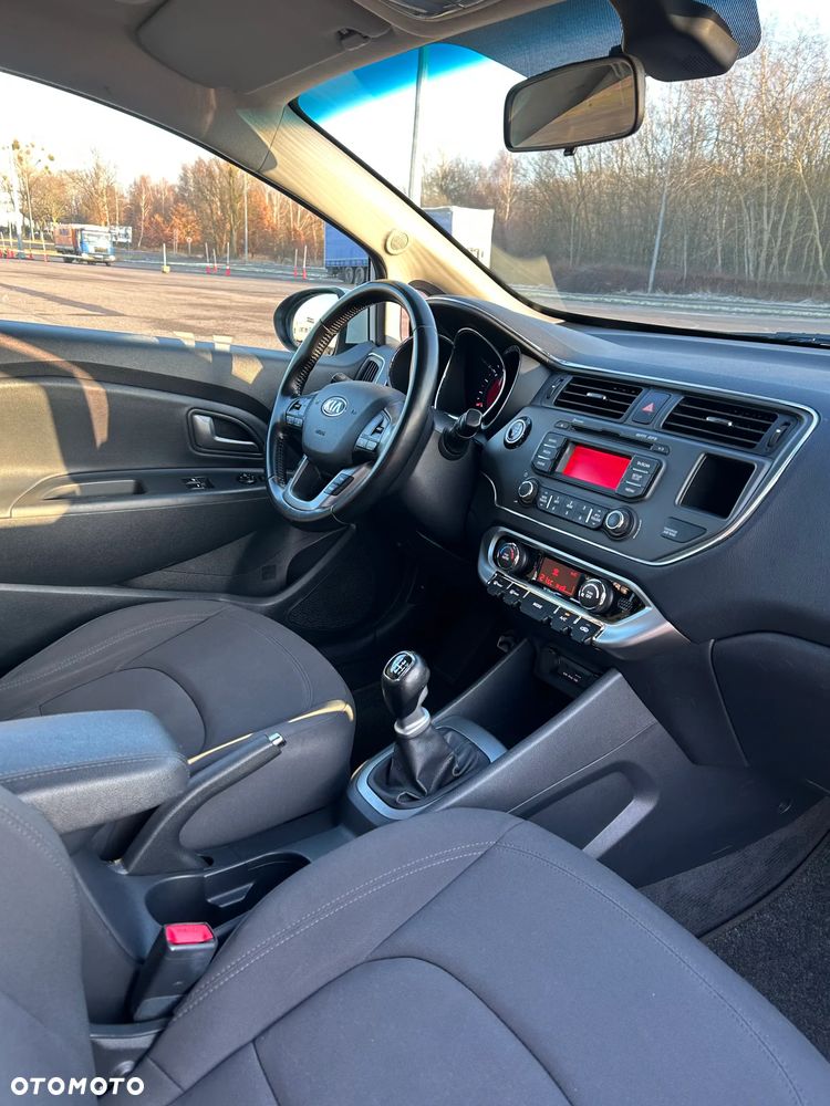 Kia Rio - 8