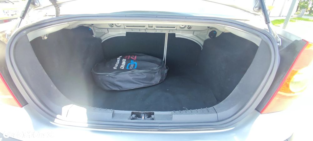 Ford Focus 1.6 16V Ghia - 29