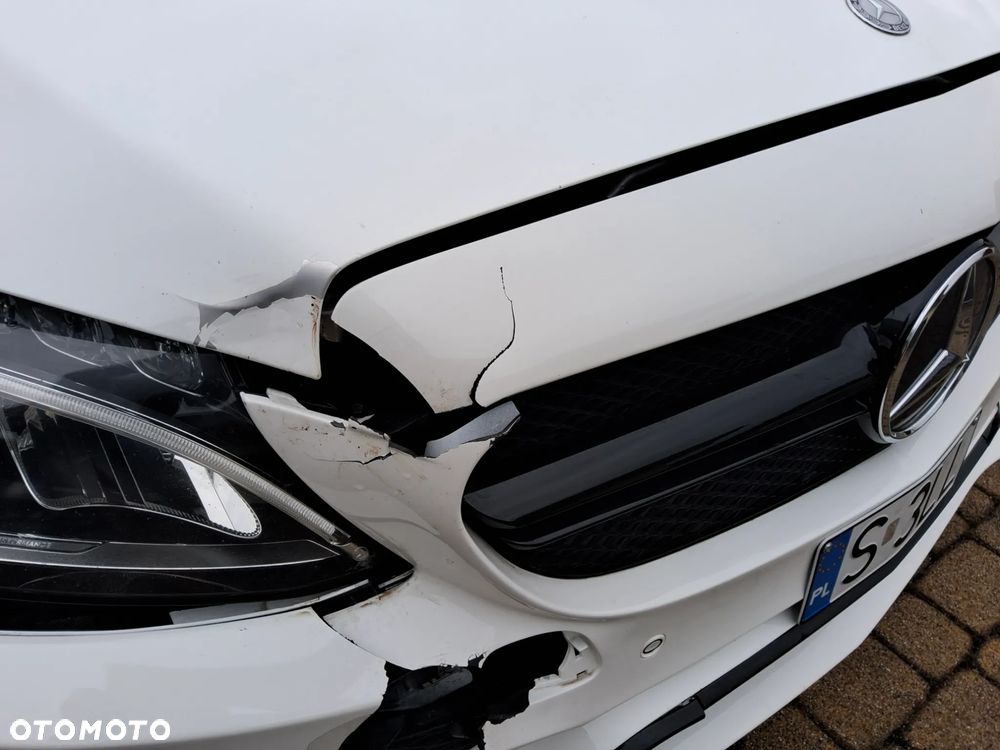 Mercedes-Benz Klasa C 300 9G-TRONIC AMG Line - 17
