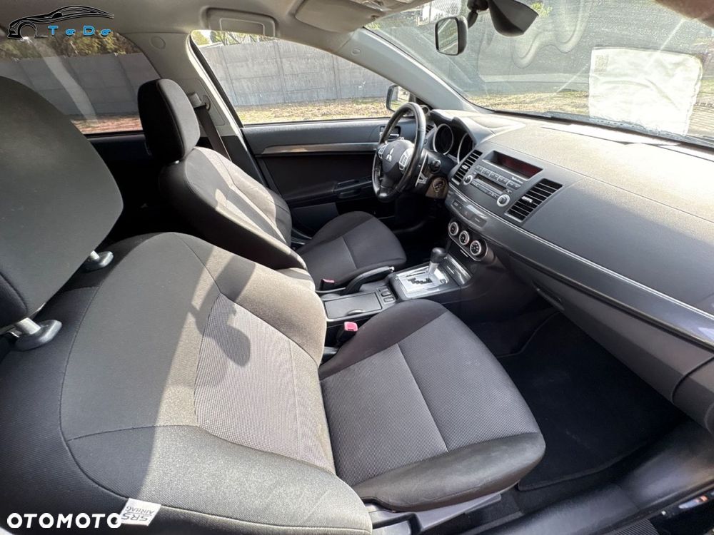 Mitsubishi Lancer 1.8 CVT Intense - 28