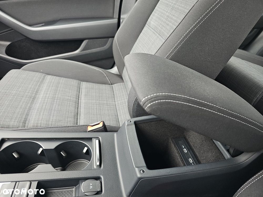 Volkswagen Passat - 28
