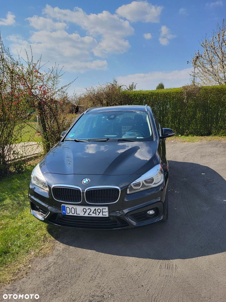 BMW Seria 2 218d - 5
