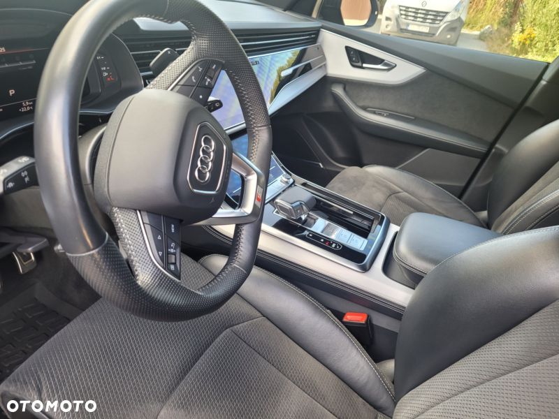 Audi SQ8 - 9