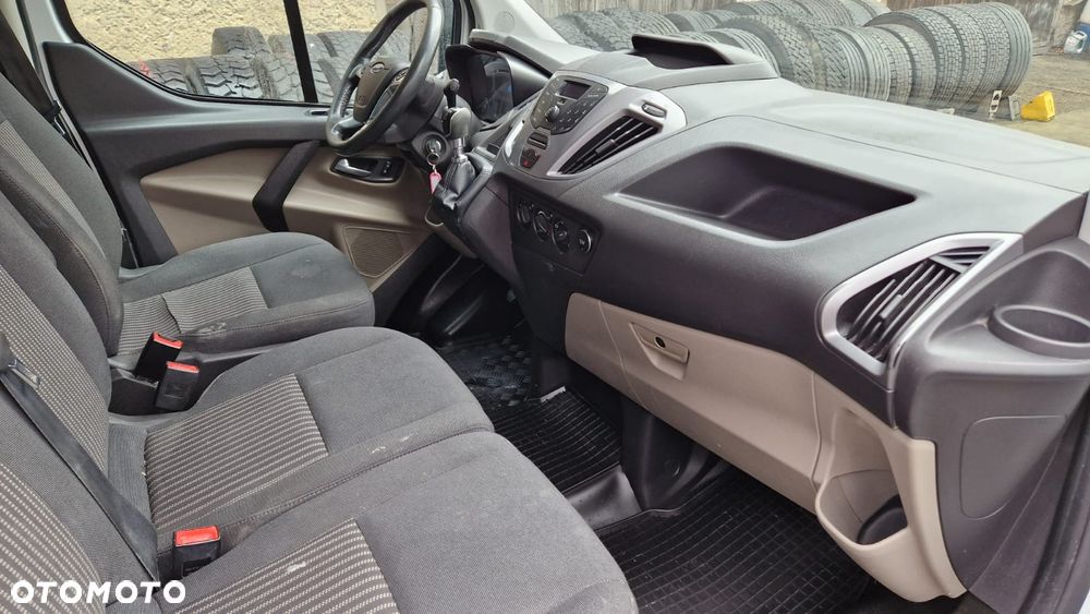 Ford Transit doka 6 osobowy - 24