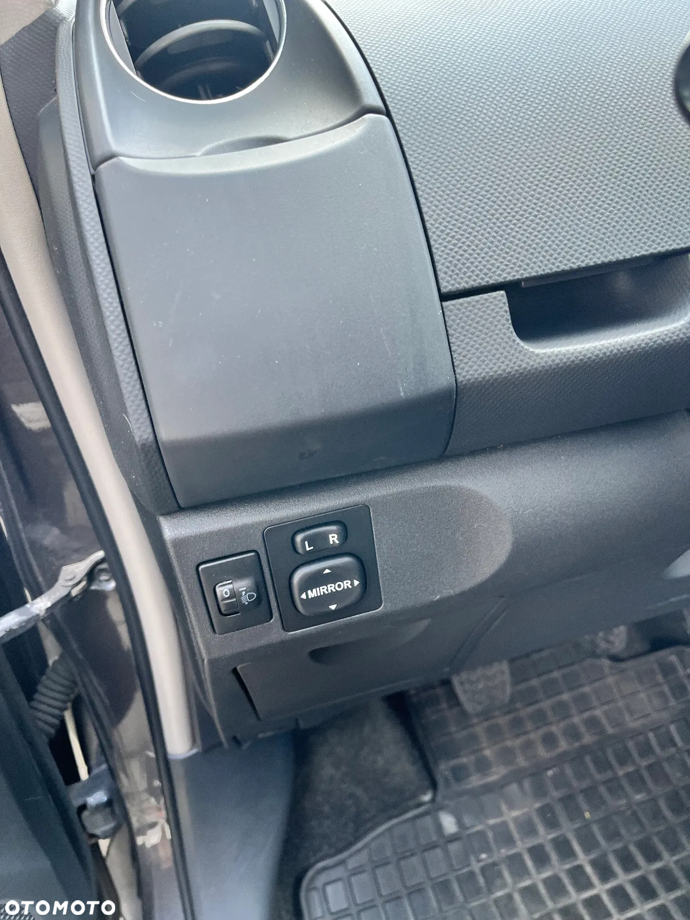 Toyota Yaris - 8