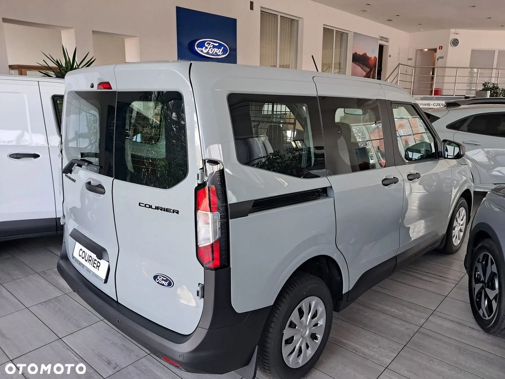Ford Transit Courier - 4