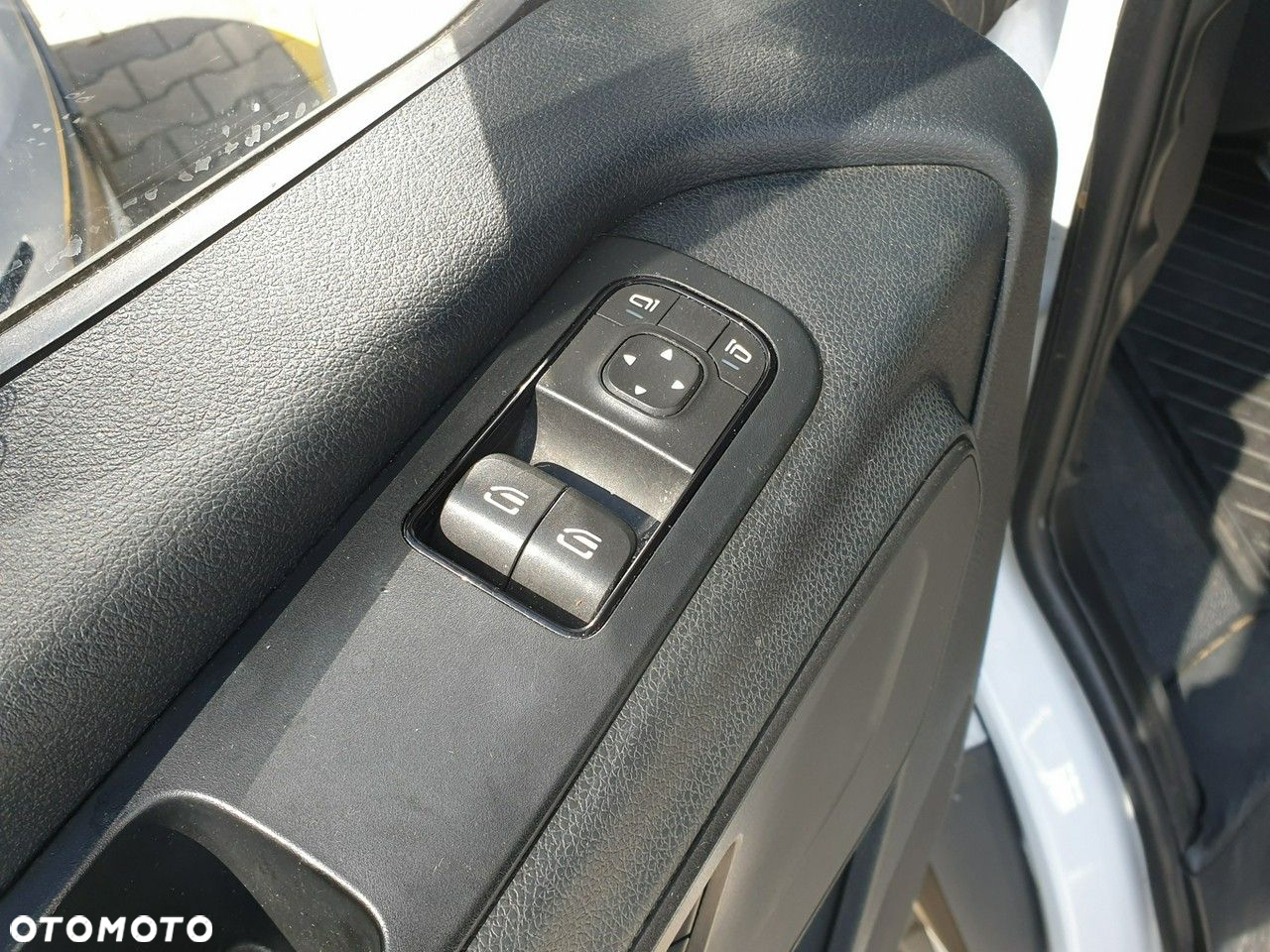 Mercedes-Benz Sprinter - 13
