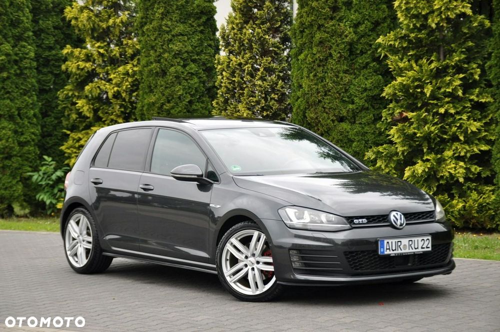 Volkswagen Golf - 3