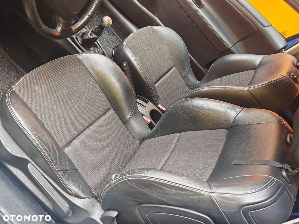 Peugeot 207 - 14