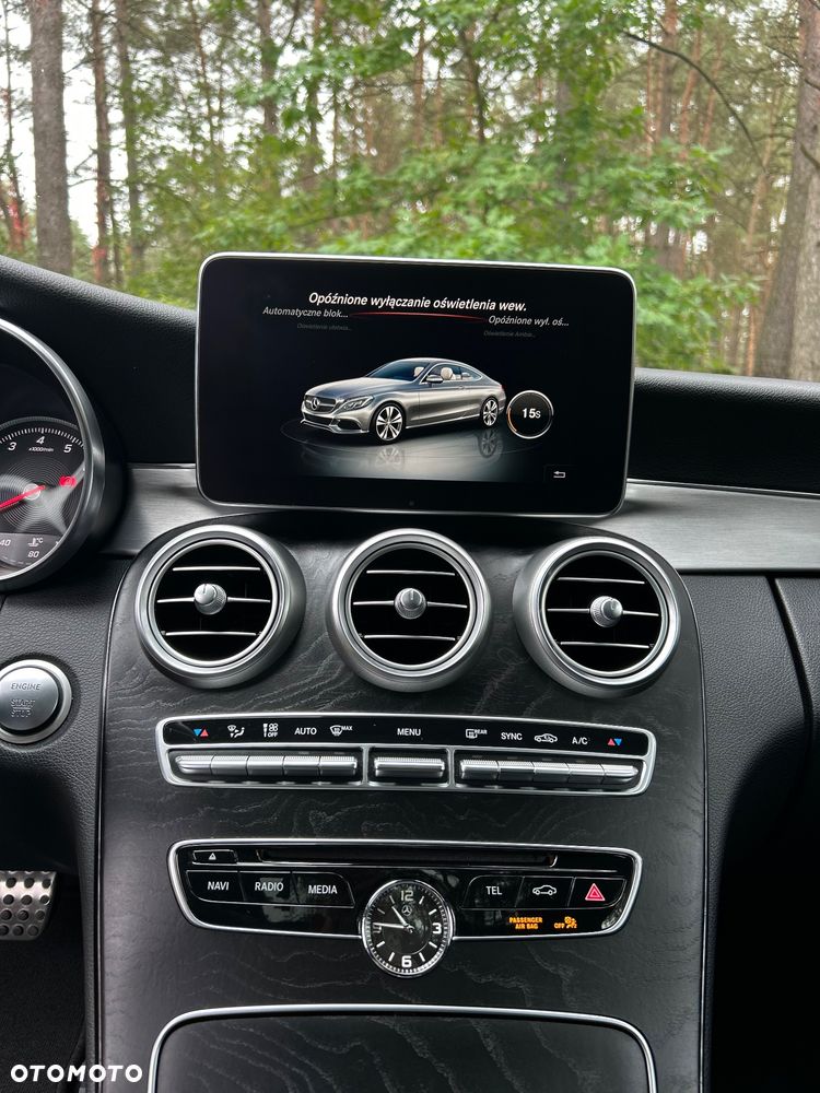 Mercedes-Benz Klasa C 300 7G-TRONIC - 27