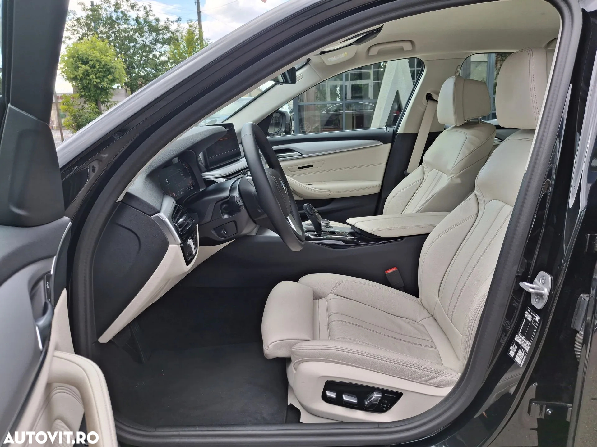 BMW Seria 5 520i AT MHEV - 17