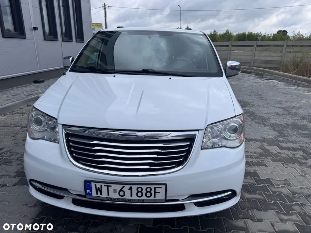 Chrysler Town & Country 3.6 Limited - 6