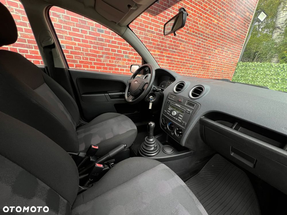 Ford Fusion - 10