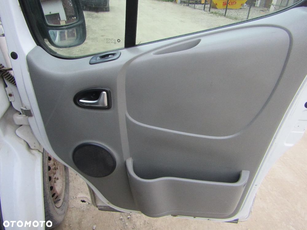 Opel vivaro - 9