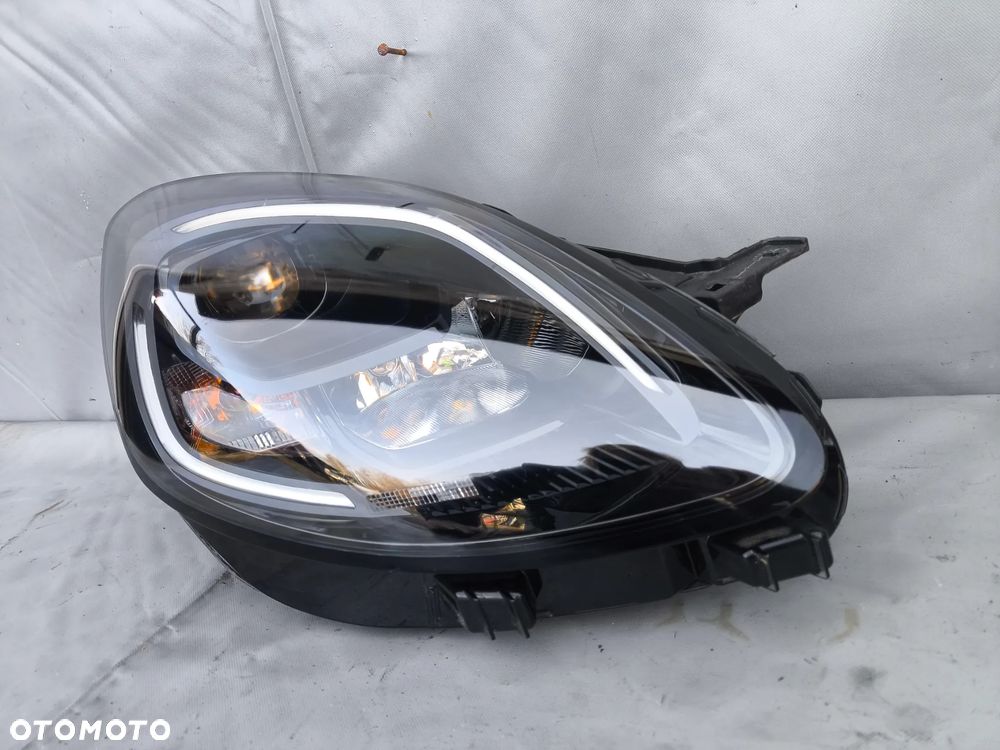 LAMPA REFLEKTOR PRAWY PRZÓD FORD PUMA II MK2 19- LED - 2