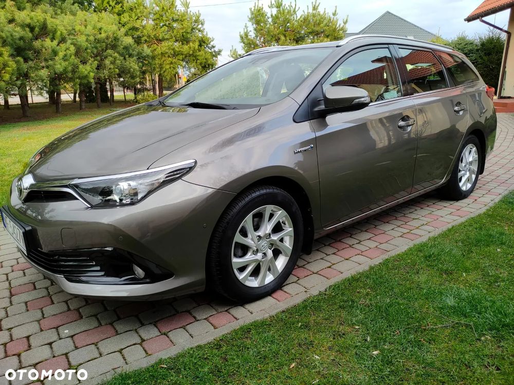 Toyota Auris Hybrid 135 Premium - 2