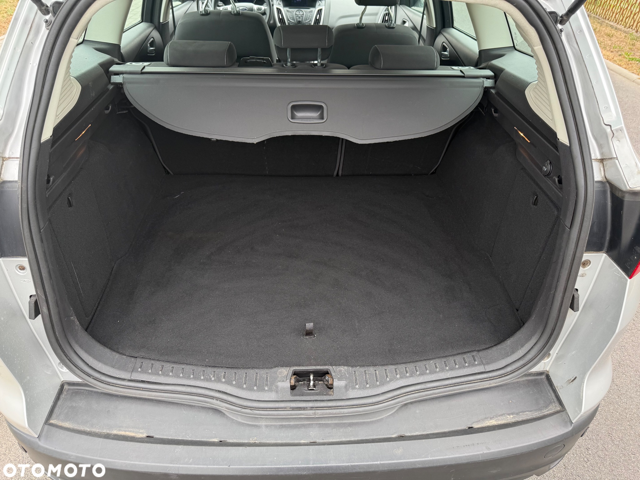 Ford Focus Turnier 1.6 TDCi DPF Start-Stopp-System SYNC Edition - 24