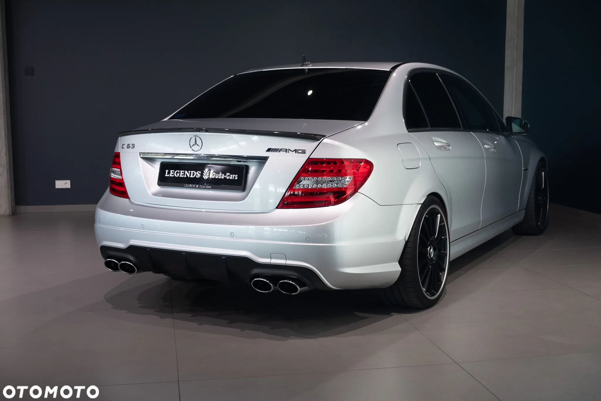 Mercedes-Benz Klasa C 63 AMG AMG SPEEDSHIFT MCT AMG Performance Package - 23