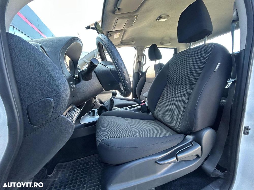 Nissan Navara Double Cab Visia - 14