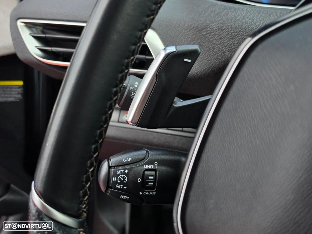Peugeot 3008 1.6 Hybrid4 GT e-EAT8 - 13