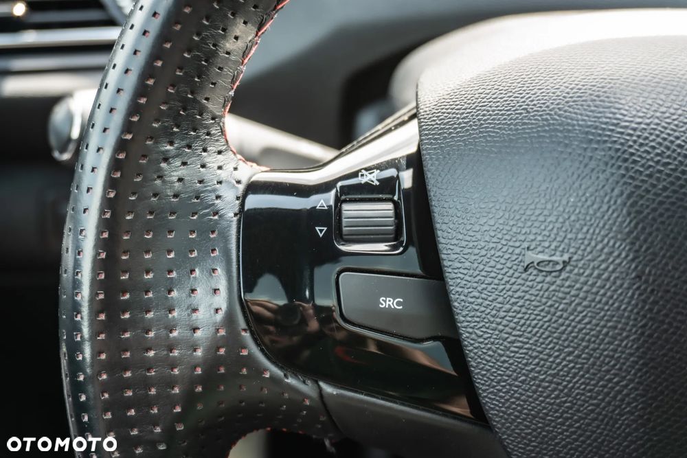 Peugeot 308 1.2 PureTech GPF GT Pack S&S - 26