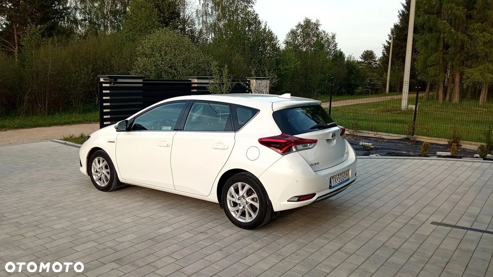 Toyota Auris Hybrid 135 Premium - 6