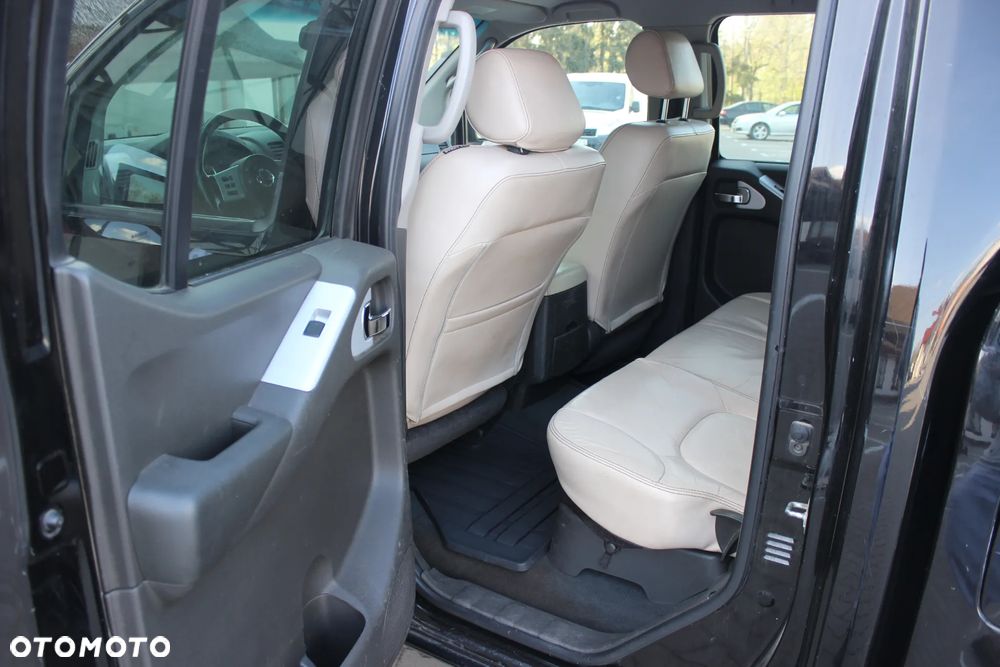 Nissan Navara 2.5 D Platinum - 7