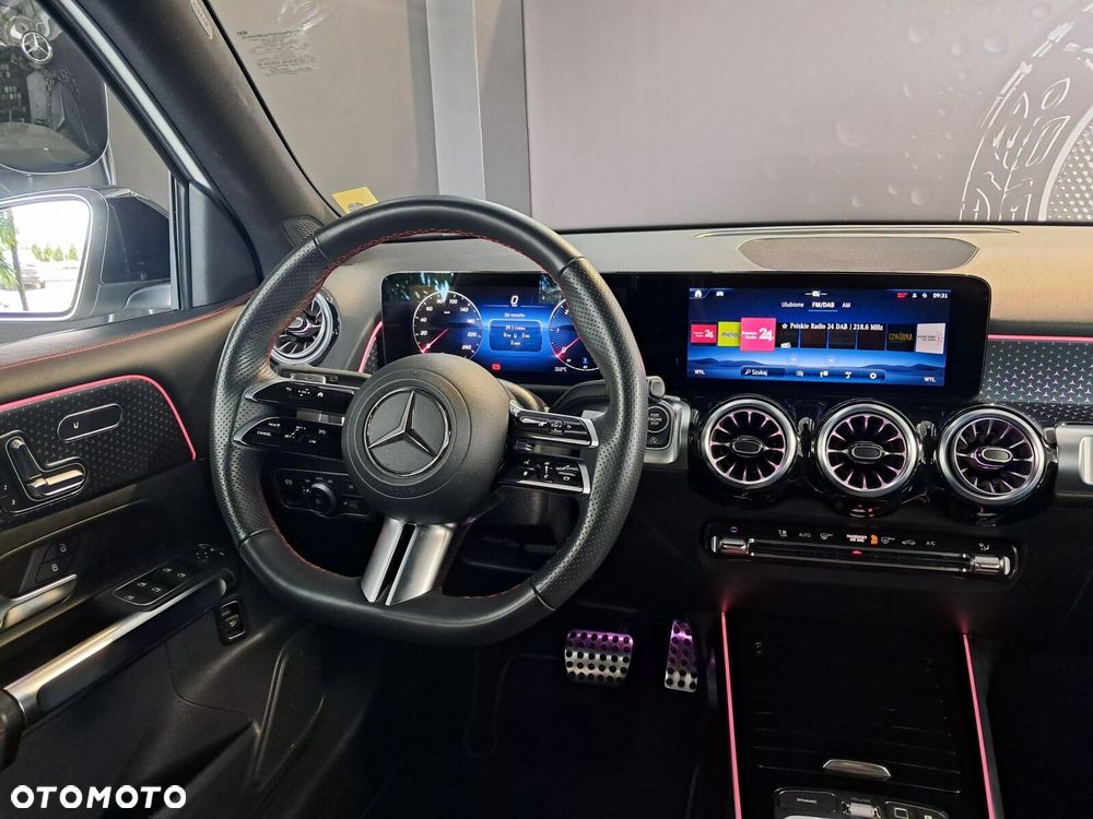 Mercedes-Benz GLB - 33