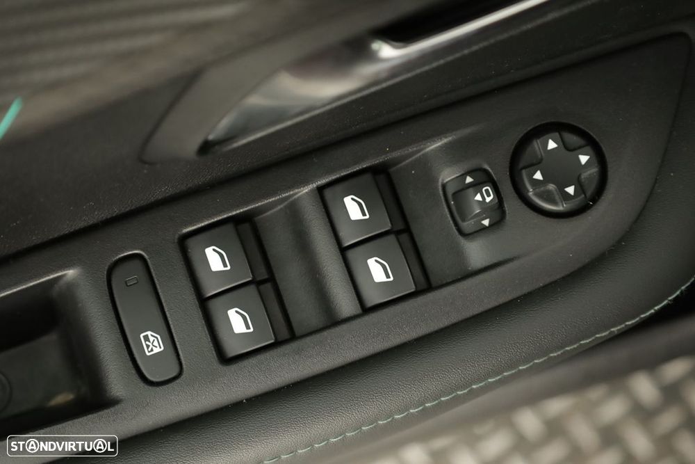 Peugeot 208 1.2 PureTech Allure EAT8 - 20