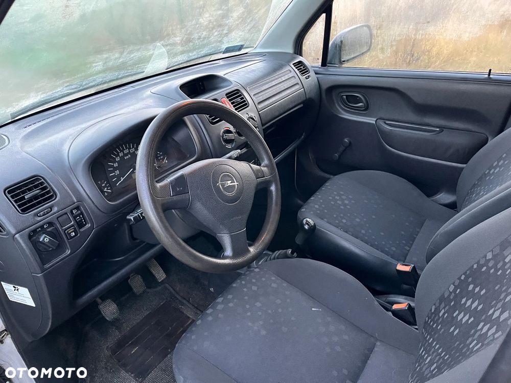 Opel Agila 1.0 Essentia - 10