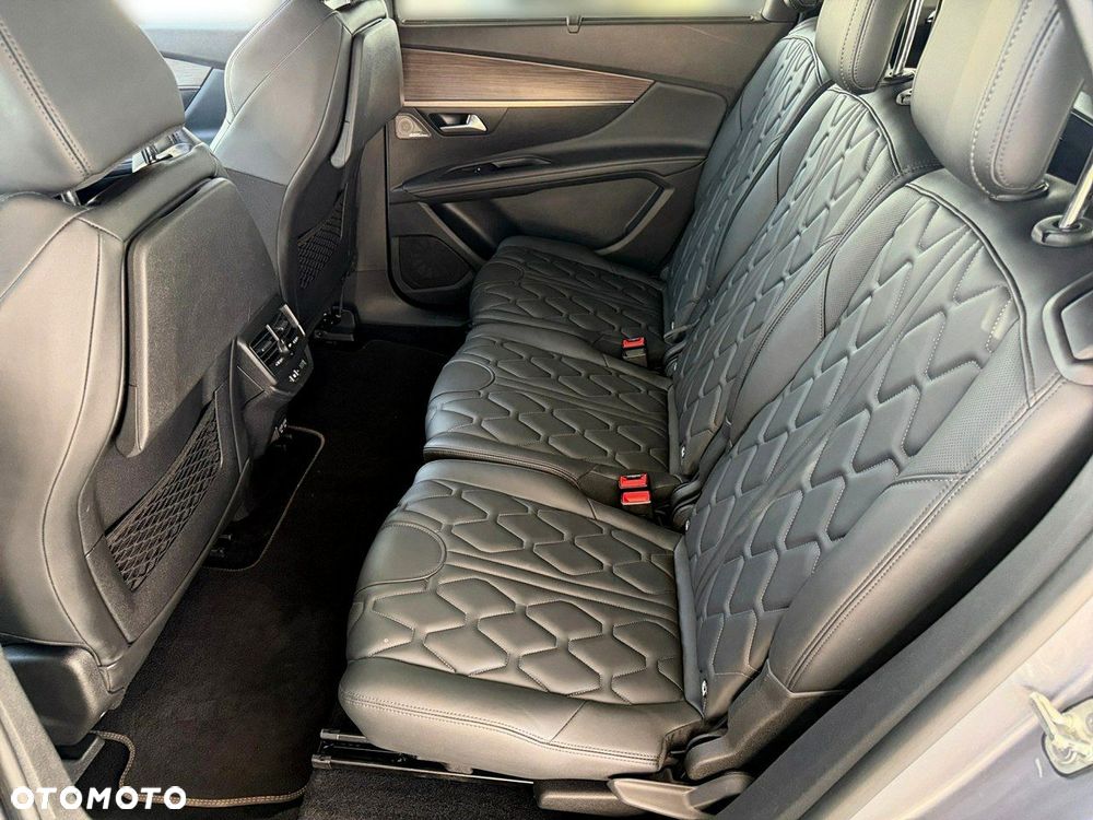 Peugeot 5008 - 24