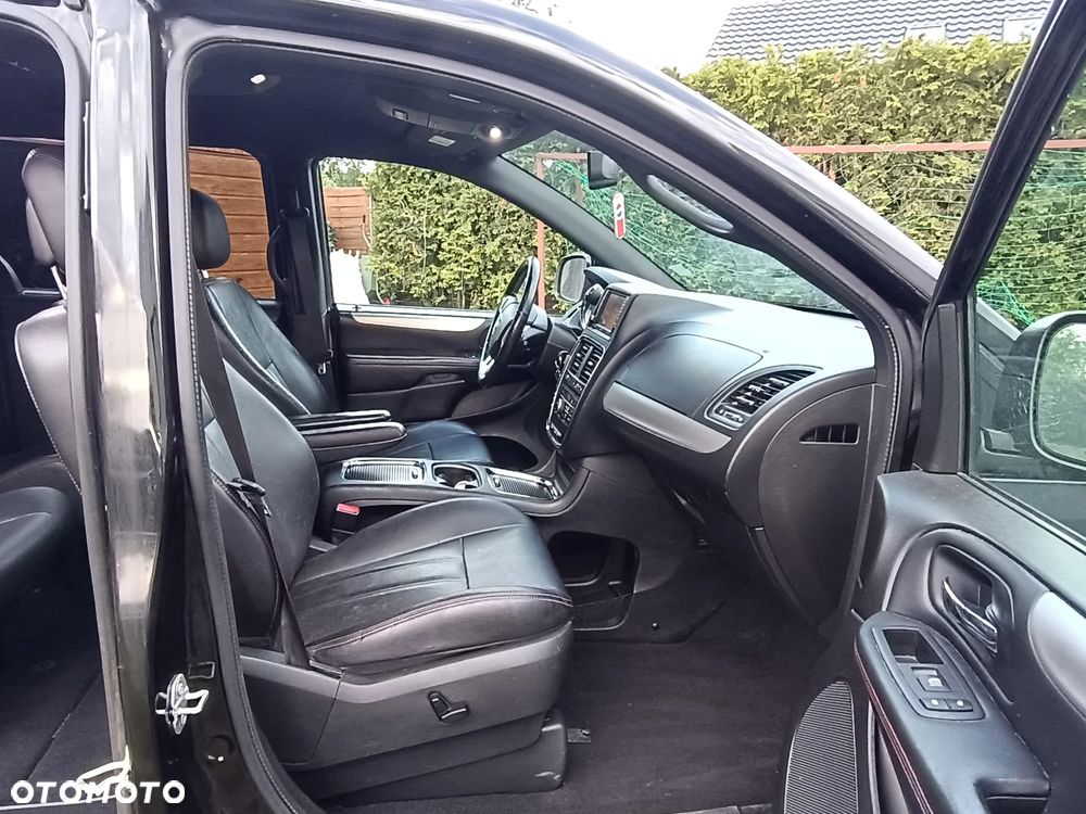 Dodge Grand Caravan 3.6 R/T - 10