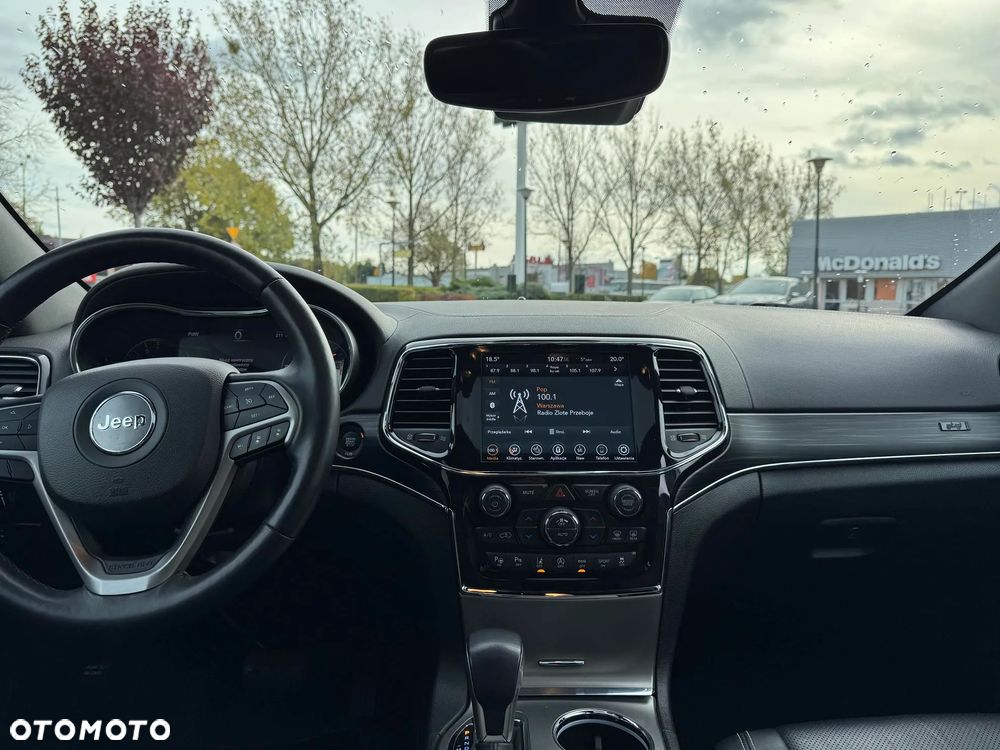 Jeep Grand Cherokee - 19