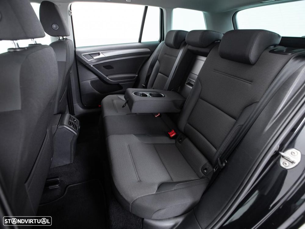 VW Golf Variant 2.0 TDi R-Line DSG - 9