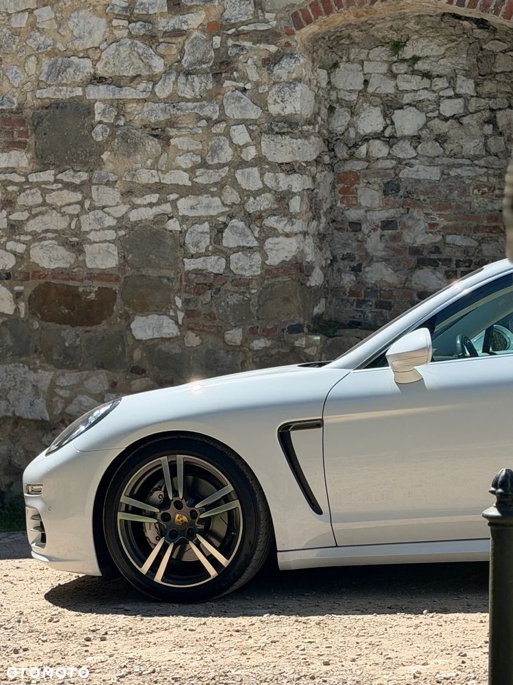 Porsche Panamera 4S - 10