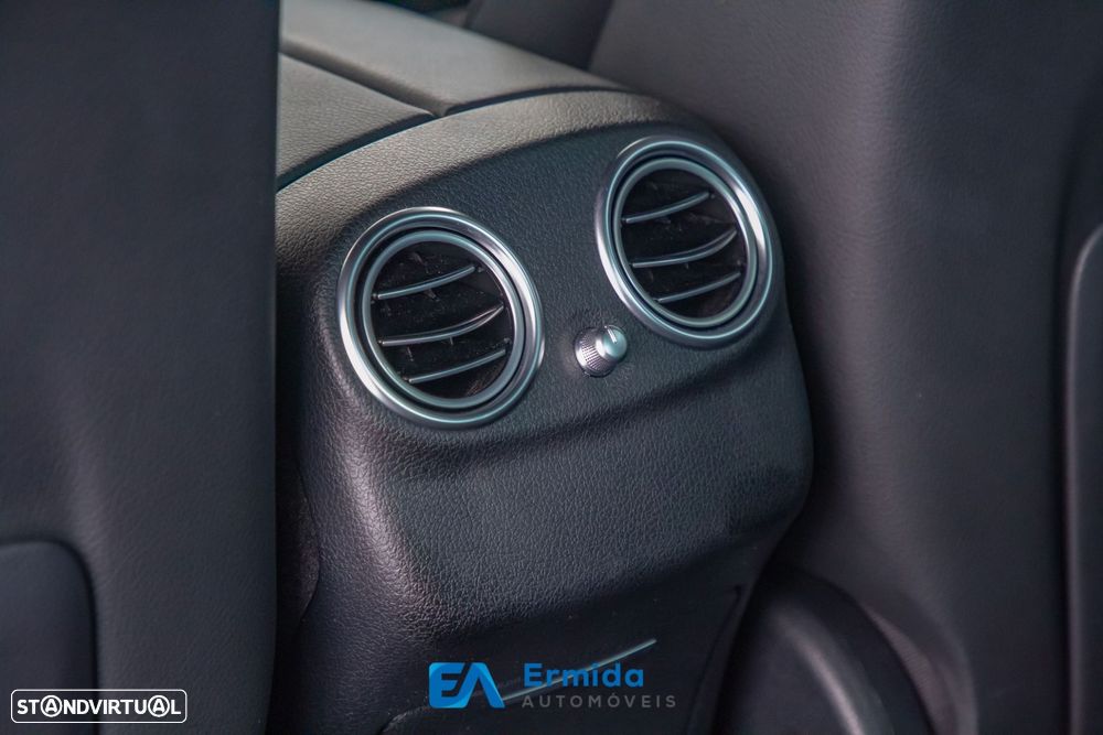 Mercedes-Benz E 300 de AMG Line - 55