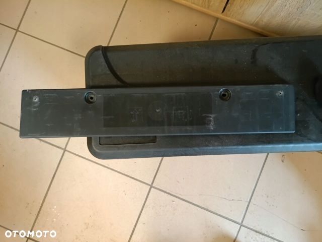 Nissan QASHQAI J12 PODKŁADKA TABLICY POD TABLICE RAMKA ORYG. - 1