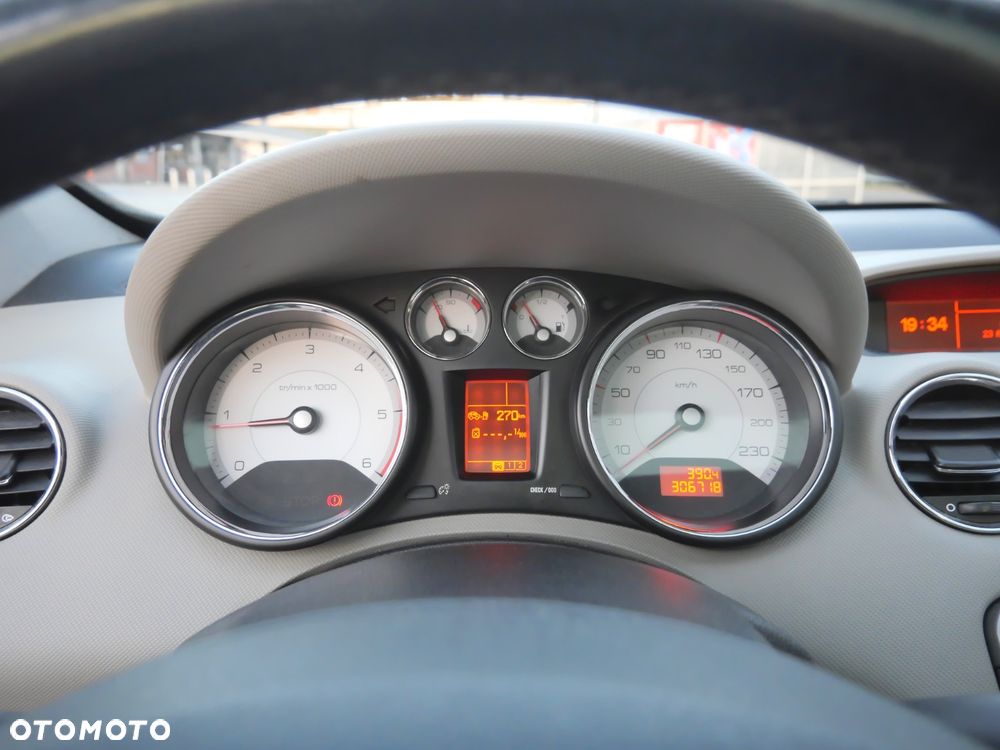 Peugeot 308 1.6 HDi Premium Plus - 12