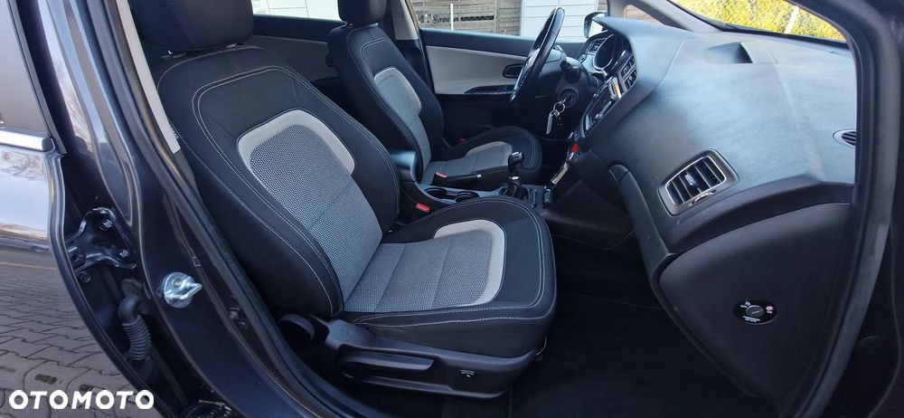 Kia Ceed Cee'd 1.6 GDI Business Line - 24