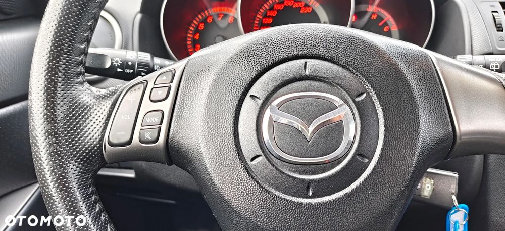 Mazda 3 1.6 Active + - 37