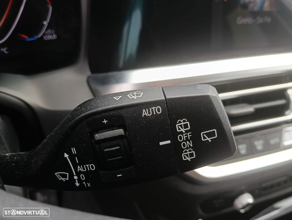 BMW 318 d Touring Auto - 16