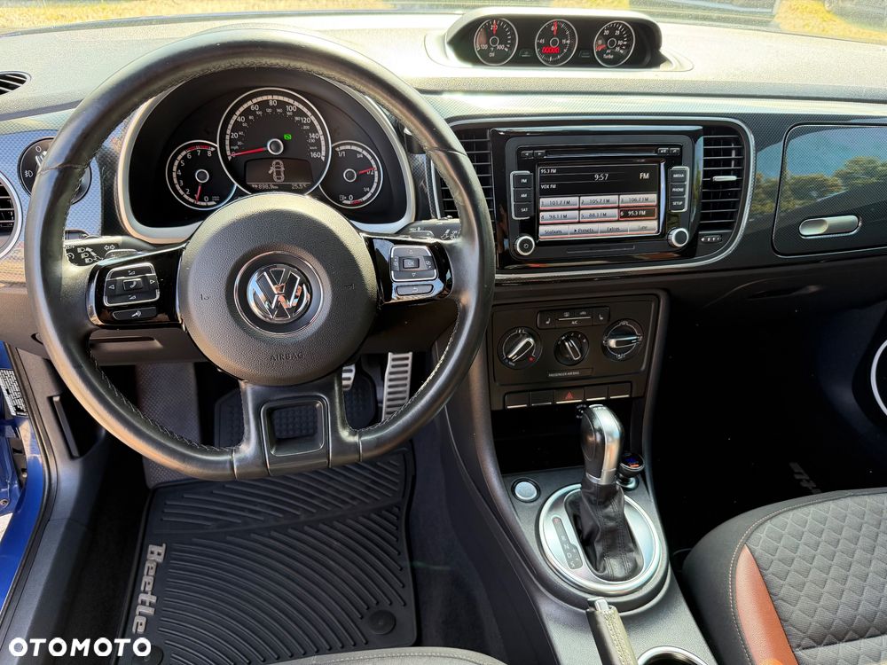 Volkswagen New Beetle - 16