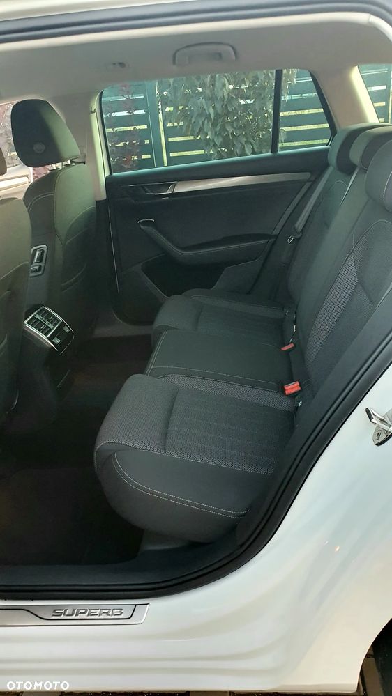 Skoda Superb 2.0 TDI SCR 4x4 Style DSG - 28