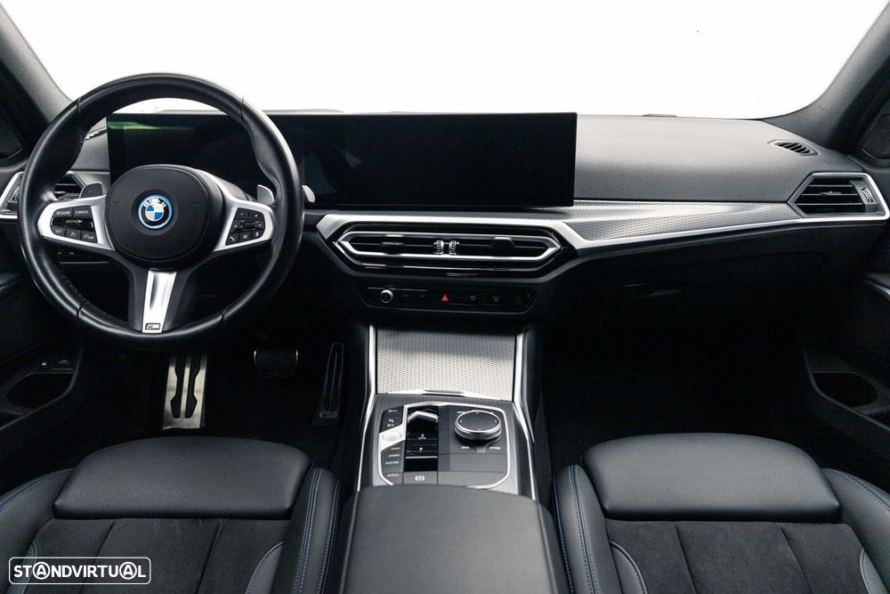 BMW 330 e Pack Desportivo M Auto - 12