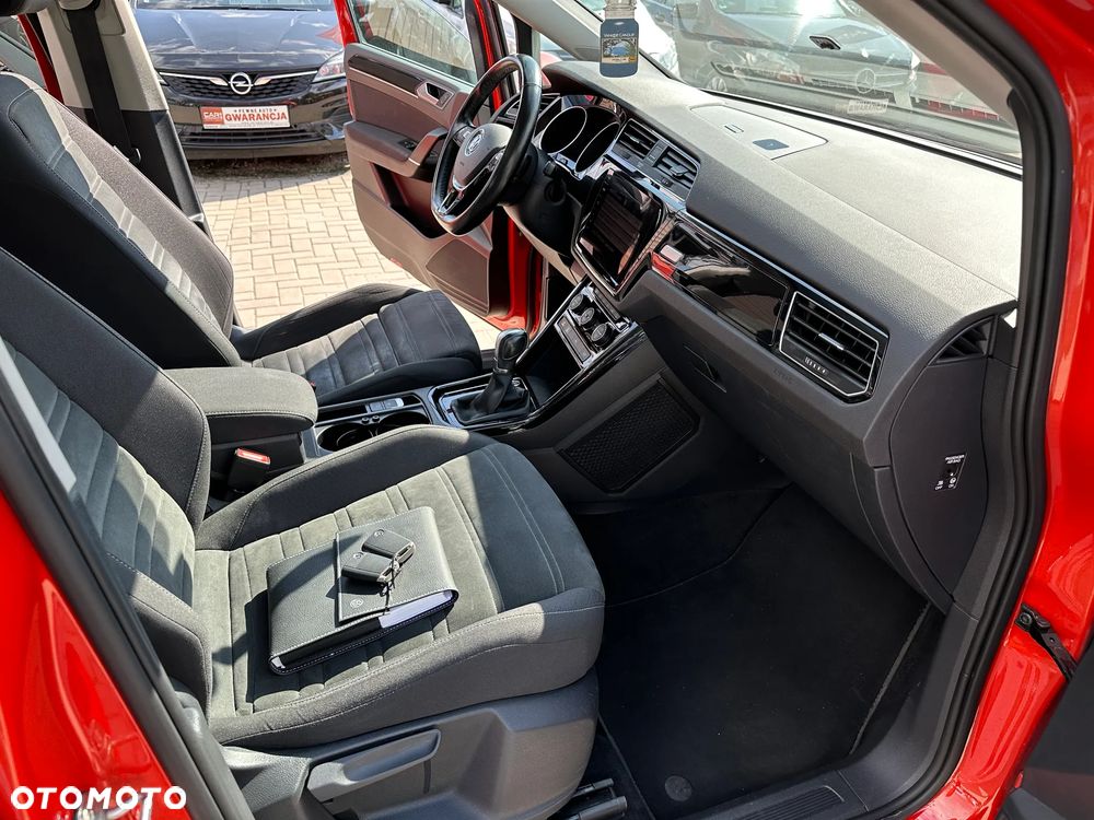 Volkswagen Touran - 24
