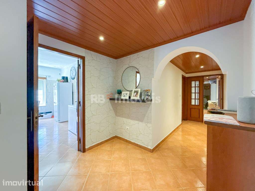 Apartamento T3 com sótão e garagem, na zona norte do Entroncamento - Grande imagem: 4/44