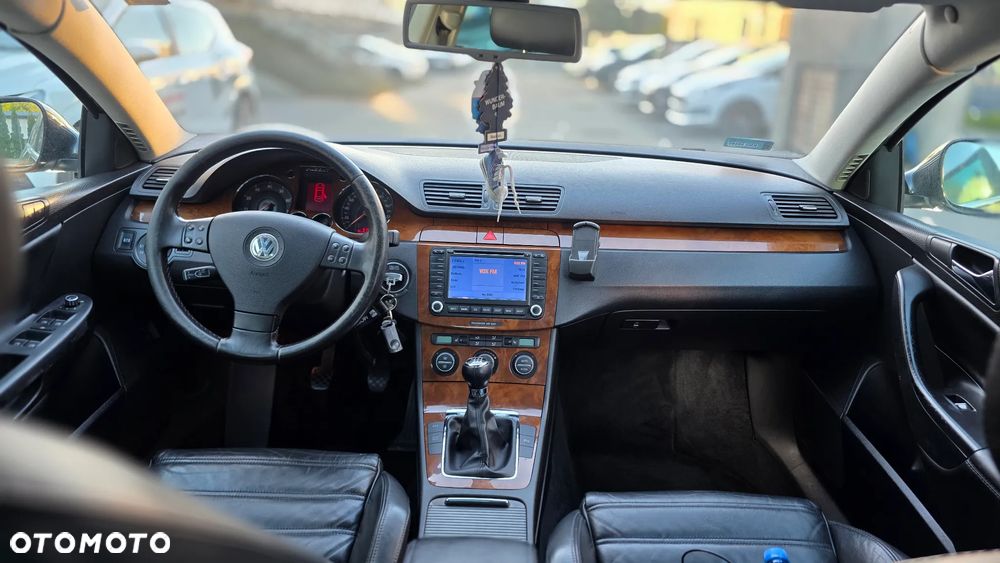 Volkswagen Passat 2.0 FSI Comfortline - 18