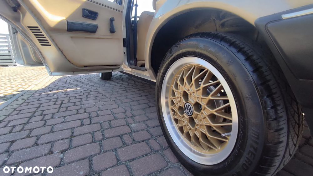 Volkswagen Passat - 10